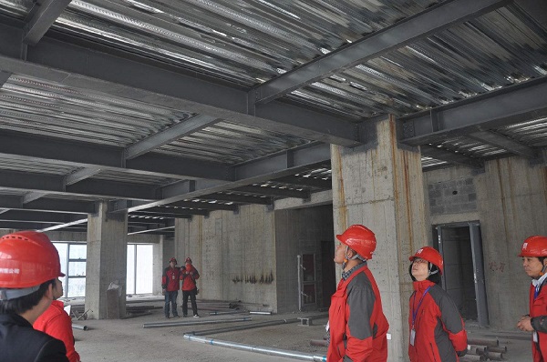 鋼結(jié)構(gòu)和混凝土建筑,對(duì)比一下就知道哪個(gè)適合建廠房