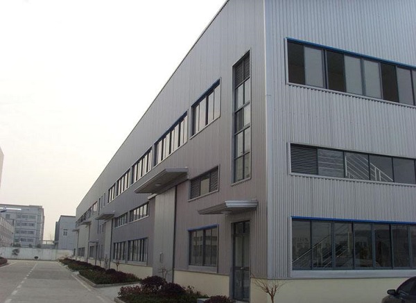 鋼結構廠房施工遇到特殊天氣，這4個問題要注意